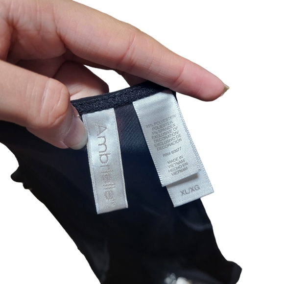 Ambrielle maxi length polyester (silk like) v neck strappy nightie size XL - Picture 3 of 3